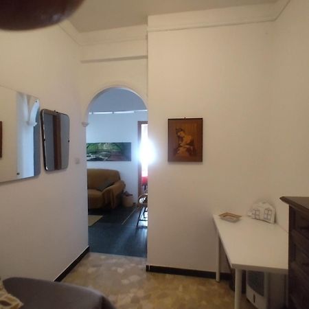 Trilocale Cecilia'S Studio Genoa Bagian luar foto