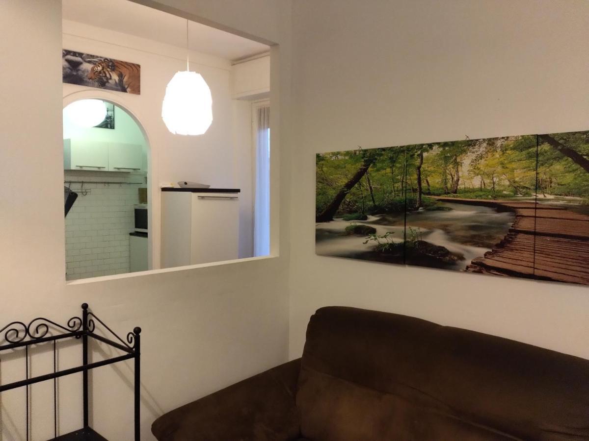 Trilocale Cecilia'S Studio Genoa Bagian luar foto