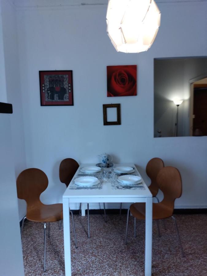 Trilocale Cecilia'S Studio Genoa Bagian luar foto