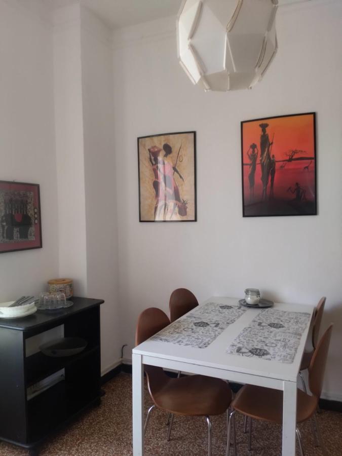 Trilocale Cecilia'S Studio Genoa Bagian luar foto