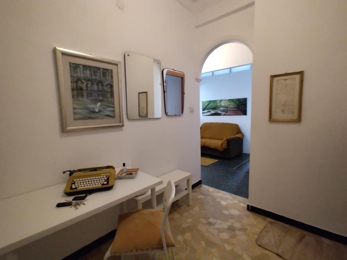 Trilocale Cecilia'S Studio Genoa Bagian luar foto