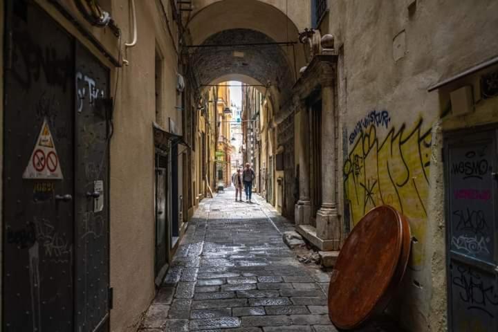 Trilocale Cecilia'S Studio Genoa Bagian luar foto