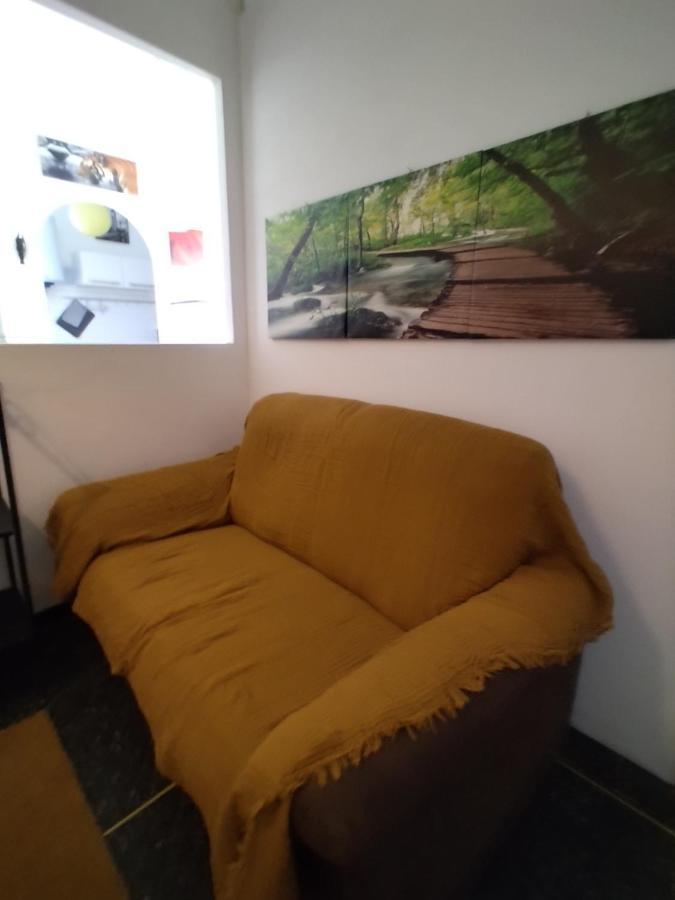 Trilocale Cecilia'S Studio Genoa Bagian luar foto