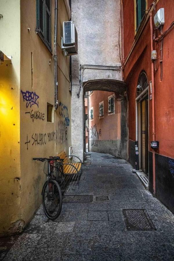 Trilocale Cecilia'S Studio Genoa Bagian luar foto