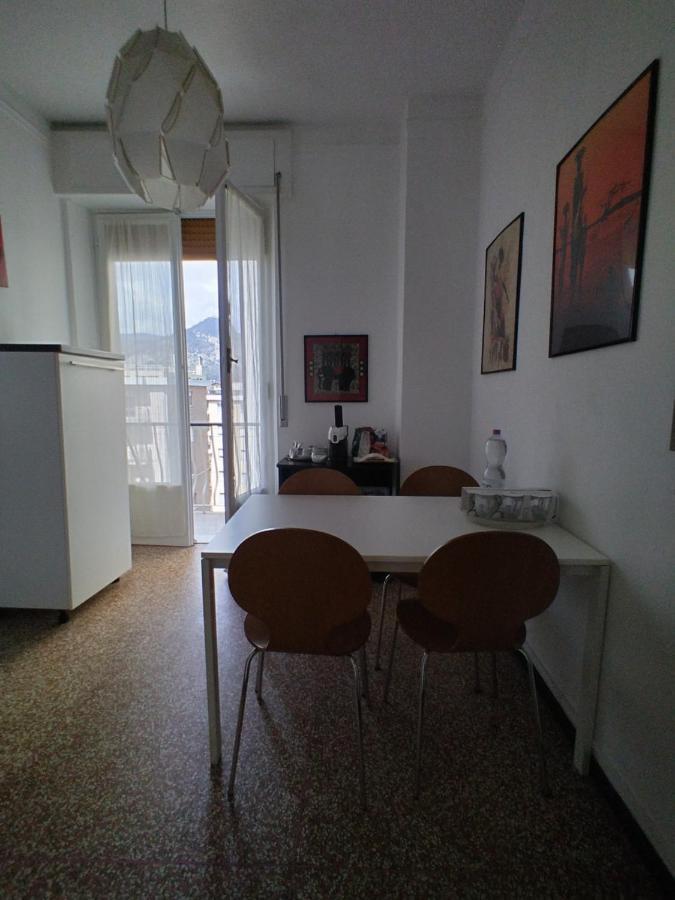 Trilocale Cecilia'S Studio Genoa Bagian luar foto
