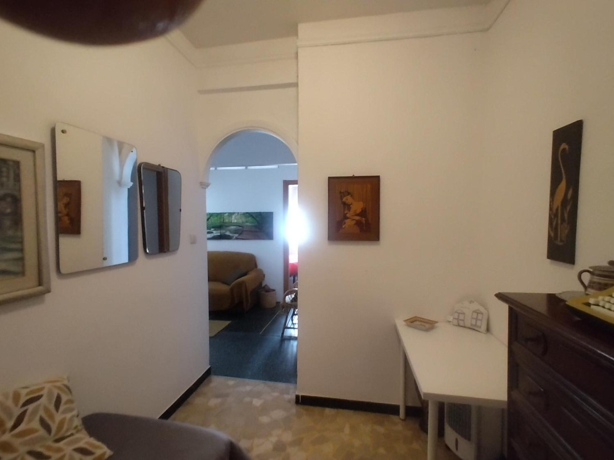 Trilocale Cecilia'S Studio Genoa Bagian luar foto